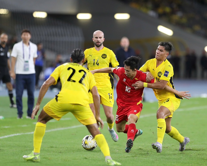 Nghệ thuật chuyển trạng thái nhanh chóng từ phòng ngự sang tấn công là vũ khí sắc bén giúp Việt Nam tạo nên đột biến.