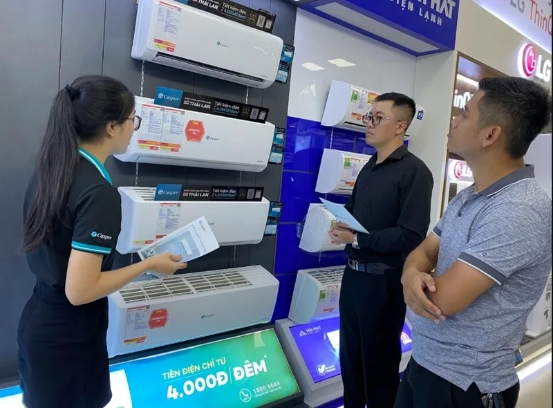 Cùng một công suất, giá điều hòa vẫn có thể chênh lệch do thương hiệu, Inverter, tính năng lọc khí và khuyến mãi.
