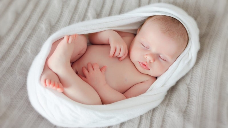 Mơ thấy trẻ sơ sinh là biểu tượng của những khởi đầu mới đầy tiềm năng và hy vọng.