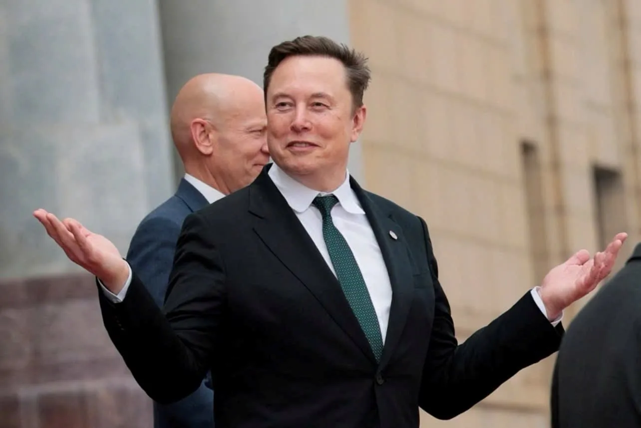 Tỷ phú Elon Musk bao nhiêu tuổi