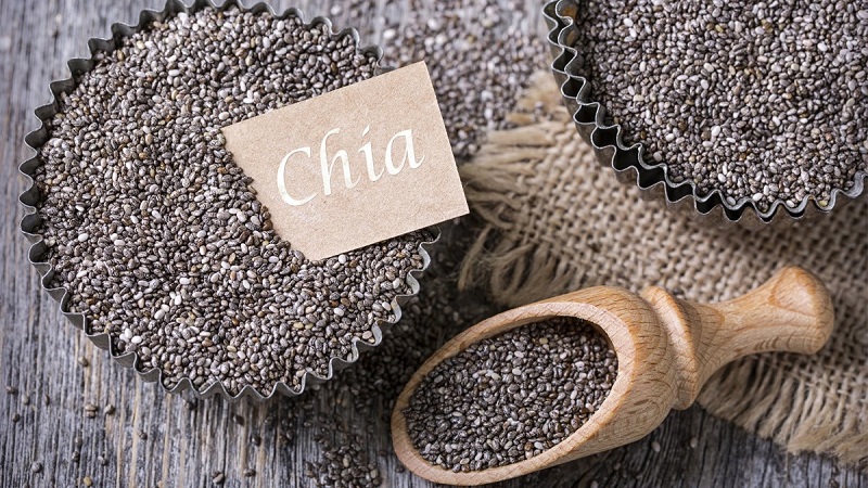 Omega-3 (ALA) thực vật từ hạt chia là dưỡng chất vàng giúp bảo vệ trái tim và giảm cholesterol xấu.